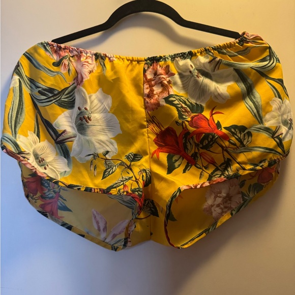 Maison Du Soir Pants - Floral Yellow Women's Shorts